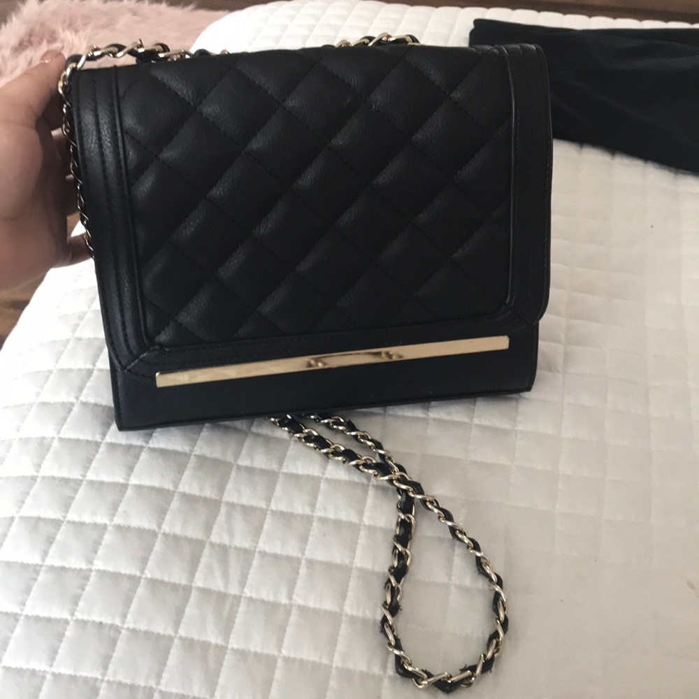 BLACK CROSSBODY - Picture 2 of 3